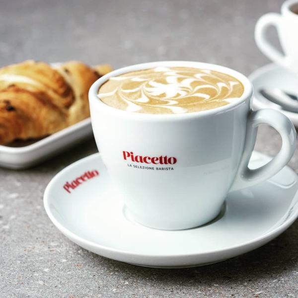 Cappuccino tass PIACETTO piimavahuga Cappuccino tass alustaldrikuga PIACETTO 320ml