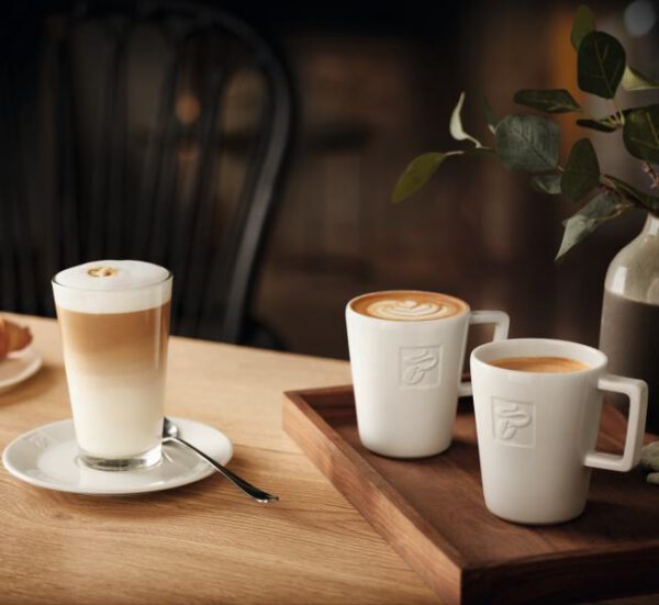 Kohvitass ja Cafe Latte klaas TCHIBOt Kohvitass ja Cafe Latte klaas TCHIBOt