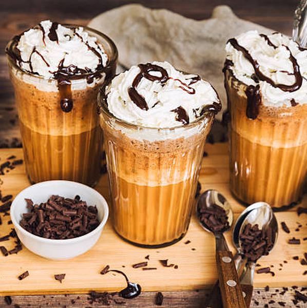 Külm Tiramisu vahukoorega - Päikesekohv OÜ Külm Tiramisu vahukoorega - Päikesekohv OÜ