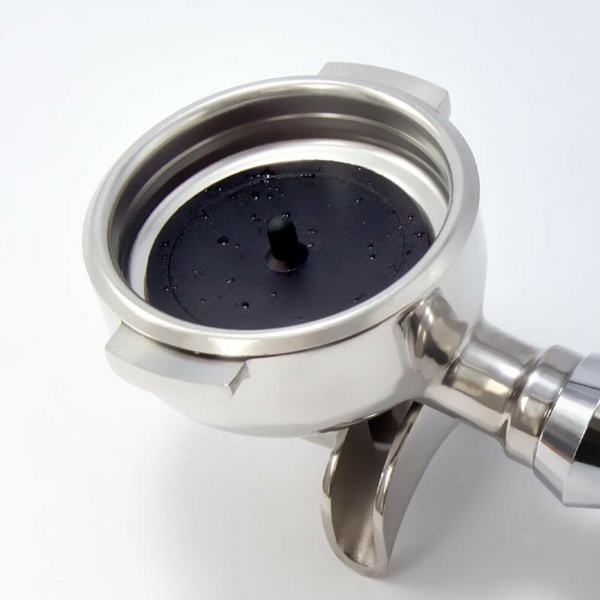 Espressomasina grupi pesumembraa käpas - Kohvimasinad.ee
