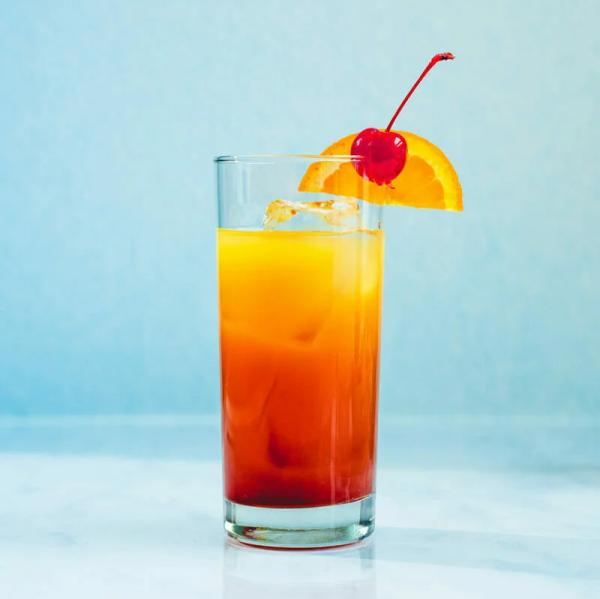 Alkoholivaba-sunrise-swizzle-kokteil- Alkoholivaba-sunrise-swizzle-kokteil-