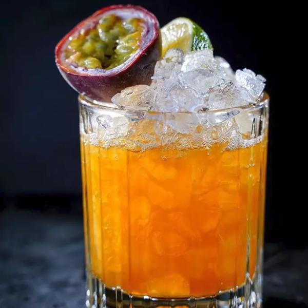 Passioni-rohelise-jäätee-limonaad-jääga Passioni - Rohelise jäätee limonaad